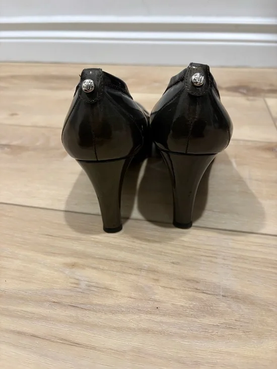 Stuart Weitzman heels - Picture 11 of 11